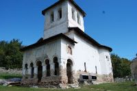 , Baia De Aramă<br /><a href='http://foto.cimec.ro/RAN/i1/E9020B8A1BB44C4FB645E37F5159D199.jpg' target=_blank>Priveşte aceeaşi imagine într-o fereastră nouă</a>. Autor: Carmen Rădescu. Titlu: Biserica Mănăstirii Baia de Aramă