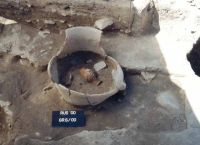 Chronicle of the Archaeological Excavations in Romania, 2000 Campaign. Report no. 156, Poduri, Dealul Ghindarului (Rusăieşti)<br /><a href='http://foto.cimec.ro/cronica/2000/156/fig5.jpg' target=_blank>Display the same picture in a new window</a>