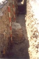 Chronicle of the Archaeological Excavations in Romania, 2000 Campaign. Report no. 204, Târgovişte, Biserica Grecilor (Hanul Grecilor)<br /><a href='http://foto.cimec.ro/cronica/2000/204/fig5.jpg' target=_blank>Display the same picture in a new window</a>