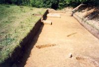 Chronicle of the Archaeological Excavations in Romania, 2001 Campaign. Report no. 181, Roşia Montană, Hop.<br /> Sector Imagini-detaliu-necropola.<br /><a href='http://foto.cimec.ro/cronica/2001/181/Imagini-detaliu-necropola/080.JPG' target=_blank>Display the same picture in a new window</a>