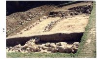 Chronicle of the Archaeological Excavations in Romania, 2001 Campaign. Report no. 187, Roşia Montană, Islaz<br /><a href='http://foto.cimec.ro/cronica/2001/187/habad-locul-biserici-mnir-4.jpg' target=_blank>Display the same picture in a new window</a>