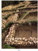 Chronicle of the Archaeological Excavations in Romania, 2001 Campaign. Report no. 188, Roşia Montană, Cârnic (Piatra Corbului).<br /> Sector Piese-inventar-necropola.<br /><a href='http://foto.cimec.ro/cronica/2001/188/hop-botar-mnir-6.jpg' target=_blank>Display the same picture in a new window</a>