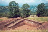 Chronicle of the Archaeological Excavations in Romania, 2002 Campaign. Report no. 2, Gura Cornei, Valea Seliştei.<br /> Sector foto.<br /><a href='http://foto.cimec.ro/cronica/2002/002/foto/24-pl-xxiv-35.jpg' target=_blank>Display the same picture in a new window</a>. Title: foto
