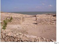 Chronicle of the Archaeological Excavations in Romania, 2002 Campaign. Report no. 108, Jurilovca, Capul Dolojman<br /><a href='http://foto.cimec.ro/cronica/2002/108/ManucuAdamesteanu04.jpg' target=_blank>Display the same picture in a new window</a>
