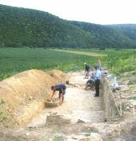 Chronicle of the Archaeological Excavations in Romania, 2002 Campaign. Report no. 187, Slava Rusă, Cetatea Ibida - Cetatea Fetei<br /><a href='http://foto.cimec.ro/cronica/2002/187/3-2.jpg' target=_blank>Display the same picture in a new window</a>