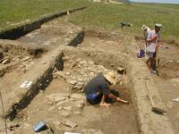 Chronicle of the Archaeological Excavations in Romania, 2002 Campaign. Report no. 187, Slava Rusă, Cetatea Ibida - Cetatea Fetei<br /><a href='http://foto.cimec.ro/cronica/2002/187/4-2.JPG' target=_blank>Display the same picture in a new window</a>