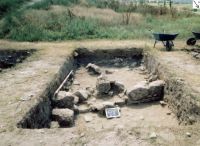 Chronicle of the Archaeological Excavations in Romania, 2003 Campaign. Report no. 3, Adamclisi, Cetate<br /><a href='http://foto.cimec.ro/cronica/2003/003/adamclisi-s19-bas-d.jpg' target=_blank>Display the same picture in a new window</a>