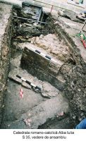 Chronicle of the Archaeological Excavations in Romania, 2003 Campaign. Report no. 12, Alba Iulia, str. Mihai Viteazu nr. 19 (Catedrala Romano-Catolică)<br /><a href='http://foto.cimec.ro/cronica/2003/012/ab-catedrala-s-35-v-de-n.jpg' target=_blank>Display the same picture in a new window</a>