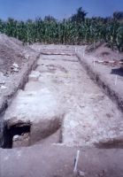 Chronicle of the Archaeological Excavations in Romania, 2003 Campaign. Report no. 79, Gherghiţa, La Târg (Şcoala Generală)<br /><a href='http://foto.cimec.ro/cronica/2003/079/gherghita-altar-1.jpg' target=_blank>Display the same picture in a new window</a>