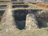 Cronica Cercetărilor Arheologice din România, Campania 2003. Raportul nr. 128, Murighiol, La Cetate (Bataraia).<br /> Sectorul SECTOR-TURNUL-11.<br /><a href='http://foto.cimec.ro/cronica/2003/128/murighiol-halmyris-cas-r-16.jpg' target=_blank>Priveşte aceeaşi imagine într-o fereastră nouă</a>