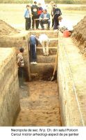 Chronicle of the Archaeological Excavations in Romania, 2003 Campaign. Report no. 147, Polocin, Islaz<br /><a href='http://foto.cimec.ro/cronica/2003/147/Polocin-Izvor-23.JPG' target=_blank>Display the same picture in a new window</a>