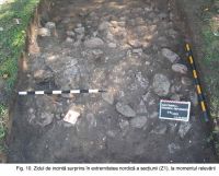 Chronicle of the Archaeological Excavations in Romania, 2003 Campaign. Report no. 172, Sântimbru, Biserica Reformată<br /><a href='http://foto.cimec.ro/cronica/2003/172/santimbru-biserica-reformata-10.JPG' target=_blank>Display the same picture in a new window</a>