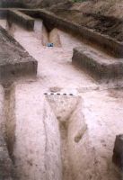 Cronica Cercetărilor Arheologice din România, Campania 2004. Raportul nr. 32, Alba Iulia, Întreprinderea Monolit (La Recea/ Dealul Furcilor)<br /><a href='http://foto.cimec.ro/cronica/2004/032/rsz-2.jpg' target=_blank>Priveşte aceeaşi imagine într-o fereastră nouă</a>
