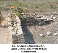 Chronicle of the Archaeological Excavations in Romania, 2004 Campaign. Report no. 129, Jurilovca, Capul Dolojman<br /><a href='http://foto.cimec.ro/cronica/2004/129/rsz-11.jpg' target=_blank>Display the same picture in a new window</a>