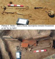 Chronicle of the Archaeological Excavations in Romania, 2004 Campaign. Report no. 208, Slava Rusă, Cetatea Fetei<br /><a href='http://foto.cimec.ro/cronica/2004/208/rsz-4.jpg' target=_blank>Display the same picture in a new window</a>