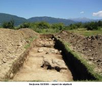 Chronicle of the Archaeological Excavations in Romania, 2005 Campaign. Report no. 48, Bumbeşti-Jiu, Gară<br /><a href='http://foto.cimec.ro/cronica/2005/048/rsz-1.jpg' target=_blank>Display the same picture in a new window</a>