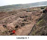 Chronicle of the Archaeological Excavations in Romania, 2005 Campaign. Report no. 51, Căscioarele, D-aia parte<br /><a href='http://foto.cimec.ro/cronica/2005/051/rsz-1.jpg' target=_blank>Display the same picture in a new window</a>