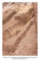 Chronicle of the Archaeological Excavations in Romania, 2006 Campaign. Report no. 22, Alba Iulia, Izvorul Împăratului (Crăicuţa, Crăuta)<br /><a href='http://foto.cimec.ro/cronica/2006/022/rsz-1.jpg' target=_blank>Display the same picture in a new window</a>