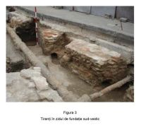 Chronicle of the Archaeological Excavations in Romania, 2006 Campaign. Report no. 44, Bucureşti, Piaţa Sf. Anton (fosta Piaţă de Flori)<br /><a href='http://foto.cimec.ro/cronica/2006/044/rsz-2.jpg' target=_blank>Display the same picture in a new window</a>