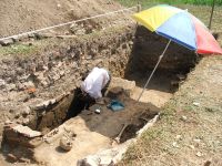 Cronica Cercetărilor Arheologice din România, Campania 2006. Raportul nr. 81, Frumuşeni, Mănăstirea Bizere (Fântâna Turcului)<br /><a href='http://foto.cimec.ro/cronica/2006/081/rsz-3.jpg' target=_blank>Priveşte aceeaşi imagine într-o fereastră nouă</a>
