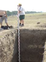 Chronicle of the Archaeological Excavations in Romania, 2007 Campaign. Report no. 1, Adamclisi, Cetate.<br /> Sector tumul.<br /><a href='http://foto.cimec.ro/cronica/2007/001-ADAMCLISI-CT-TropaeumTraiani-C/tumul/DSC02231.JPG' target=_blank>Display the same picture in a new window</a>. Title: tumul