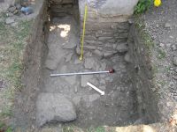 Chronicle of the Archaeological Excavations in Romania, 2007 Campaign. Report no. 146, Rugăneşti, Biserica reformată<br /><a href='http://foto.cimec.ro/cronica/2007/146-RUGANESTI-HR-3/intrarea-nordica.jpg' target=_blank>Display the same picture in a new window</a>