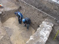 Chronicle of the Archaeological Excavations in Romania, 2008 Campaign. Report no. 143, Constanţa, Sediu OCPI Constanţa<br /><a href='http://foto.cimec.ro/cronica/2008/143/01-tomis-08-ocpi-si.JPG' target=_blank>Display the same picture in a new window</a>