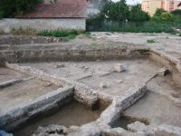 Chronicle of the Archaeological Excavations in Romania, 2009 Campaign. Report no. 97, Alba Iulia, str. Miron Costin, nr. 7<br /><a href='http://foto.cimec.ro/cronica/2009/preventive/097/5casa-romana-de-tip-domvs-datata-seciipchr-seciiipchr.jpg' target=_blank>Display the same picture in a new window</a>