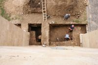 Chronicle of the Archaeological Excavations in Romania, 2009 Campaign. Report no. 98, Alba Iulia, str. Mihai Viteazul<br /><a href='http://foto.cimec.ro/cronica/2009/preventive/098/2Sectiunea-74-vedere-de-ansamblu.JPG' target=_blank>Display the same picture in a new window</a>