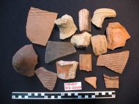 Chronicle of the Archaeological Excavations in Romania, 2011 Campaign. Report no. 30, Hârşova, La Cetate<br /><a href='http://foto.cimec.ro/cronica/2011/030/10-Fragmente-ceramice-de-pe-nivelul-pavajului-2.jpg' target=_blank>Display the same picture in a new window</a>