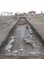 Chronicle of the Archaeological Excavations in Romania, 2011 Campaign. Report no. 33, Istria, Cetate.<br /> Sector Histria-Sud.<br /><a href='http://foto.cimec.ro/cronica/2011/033/Histria-Sud/fig-11-s3d-vedere-dinspre-sud.jpg' target=_blank>Display the same picture in a new window</a>. Title: Histria-Sud