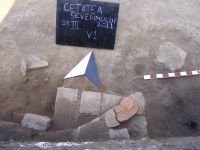 Chronicle of the Archaeological Excavations in Romania, 2011 Campaign. Report no. 114, Drobeta-Turnu Severin, Cetatea Severinului (Zeren; Zeuriuenses; Zwun)<br /><a href='http://foto.cimec.ro/cronica/2011/114/plansa-vii-fig-2.jpg' target=_blank>Display the same picture in a new window</a>