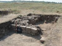 Chronicle of the Archaeological Excavations in Romania, 2012 Campaign. Report no. 1, Adamclisi, Cetate.<br /> Sector Planse-TT-Sector-A-strazi-2012-Inescu-Severus.<br /><a href='http://foto.cimec.ro/cronica/2012/001-ADAMCLISI-CT-TROPAEUM-TRAIANI/Planse-TT-Sector-A-strazi-2012-Inescu-Severus/fig-7-2.JPG' target=_blank>Display the same picture in a new window</a>. Title: Planse-TT-Sector-A-strazi-2012-Inescu-Severus