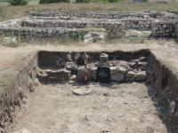 Chronicle of the Archaeological Excavations in Romania, 2012 Campaign. Report no. 1, Adamclisi, Cetate.<br /> Sector sector-A-strazi\Planse-TT-Sector-A-strazi-2012-Inescu-Severus.<br /><a href='http://foto.cimec.ro/cronica/2012/001-ADAMCLISI-CT-TROPAEUM-TRAIANI/sector-A-strazi/Planse-TT-Sector-A-strazi-2012-Inescu-Severus/fig-3-2.JPG' target=_blank>Display the same picture in a new window</a>