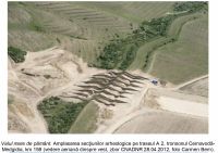 Chronicle of the Archaeological Excavations in Romania, 2012 Campaign. Report no. 121, Făclia, Valul mare de pământ (Autostrada Cernavodă - Constanţa, tronson Cernavodă - Medgidia, km .159)<br /><a href='http://foto.cimec.ro/cronica/2012/121-FACLIA-CT-Valul-Mare-de-Pamant/A2-ValulMarePamant-FotoCCA2013.jpg' target=_blank>Display the same picture in a new window</a>