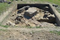 Chronicle of the Archaeological Excavations in Romania, 2014 Campaign. Report no. 18, Călugăreni, Castrul roman, termae şi vicusul militar<br /><a href='http://foto.cimec.ro/cronica/2014/018-Calugareni-Castru/9-termae-imagine-de-ansamblu.JPG' target=_blank>Display the same picture in a new window</a>