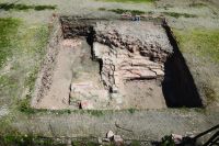 Chronicle of the Archaeological Excavations in Romania, 2020 Campaign. Report no. 22, Igriş, Mănăstirea Egres<br /><a href='http://foto.cimec.ro/cronica/2020/01-Sistematice/022-igris/fig-1-sectiunea-b98-vedere-dinspre-vest.JPG' target=_blank>Display the same picture in a new window</a>