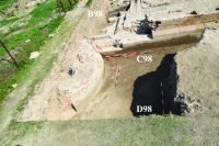 Chronicle of the Archaeological Excavations in Romania, 2020 Campaign. Report no. 22, Igriş, Mănăstirea Egres<br /><a href='http://foto.cimec.ro/cronica/2020/01-Sistematice/022-igris/fig-5-sectiunile-d98-si-c98-vedere-dinspre-sud.JPG' target=_blank>Display the same picture in a new window</a>